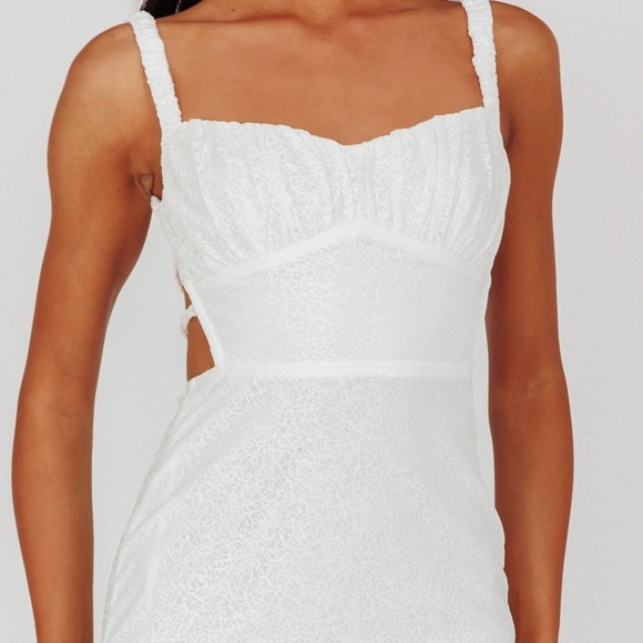 NWT, Selfie Leslie Dream Crush Lace-Up Back Mesh Overlay Midi Dress White - Picture 4 of 10